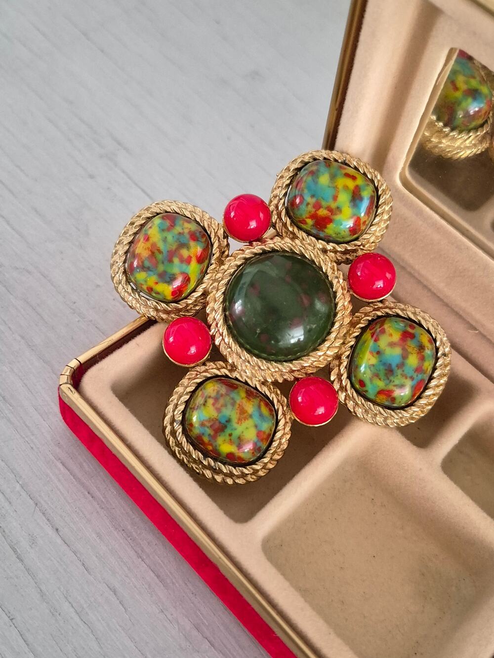 Vintage Sarah Coventry Signed Mosaic Maltese Cross Brooch